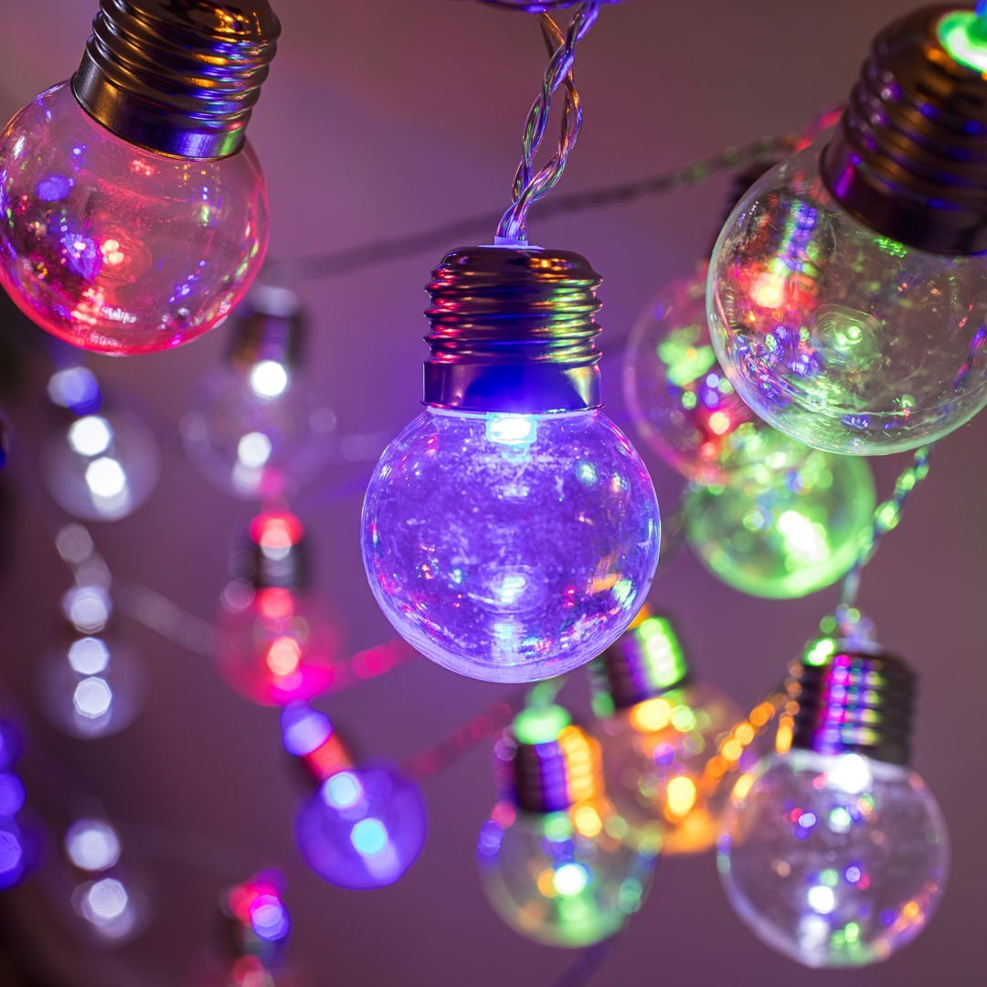 Große Lichterkette mit 50 Glühbirnen und Farbwechsel