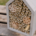 Insektenhotel, Kiefernholz, L: 14 cm B: 17 cm H: 28 cm